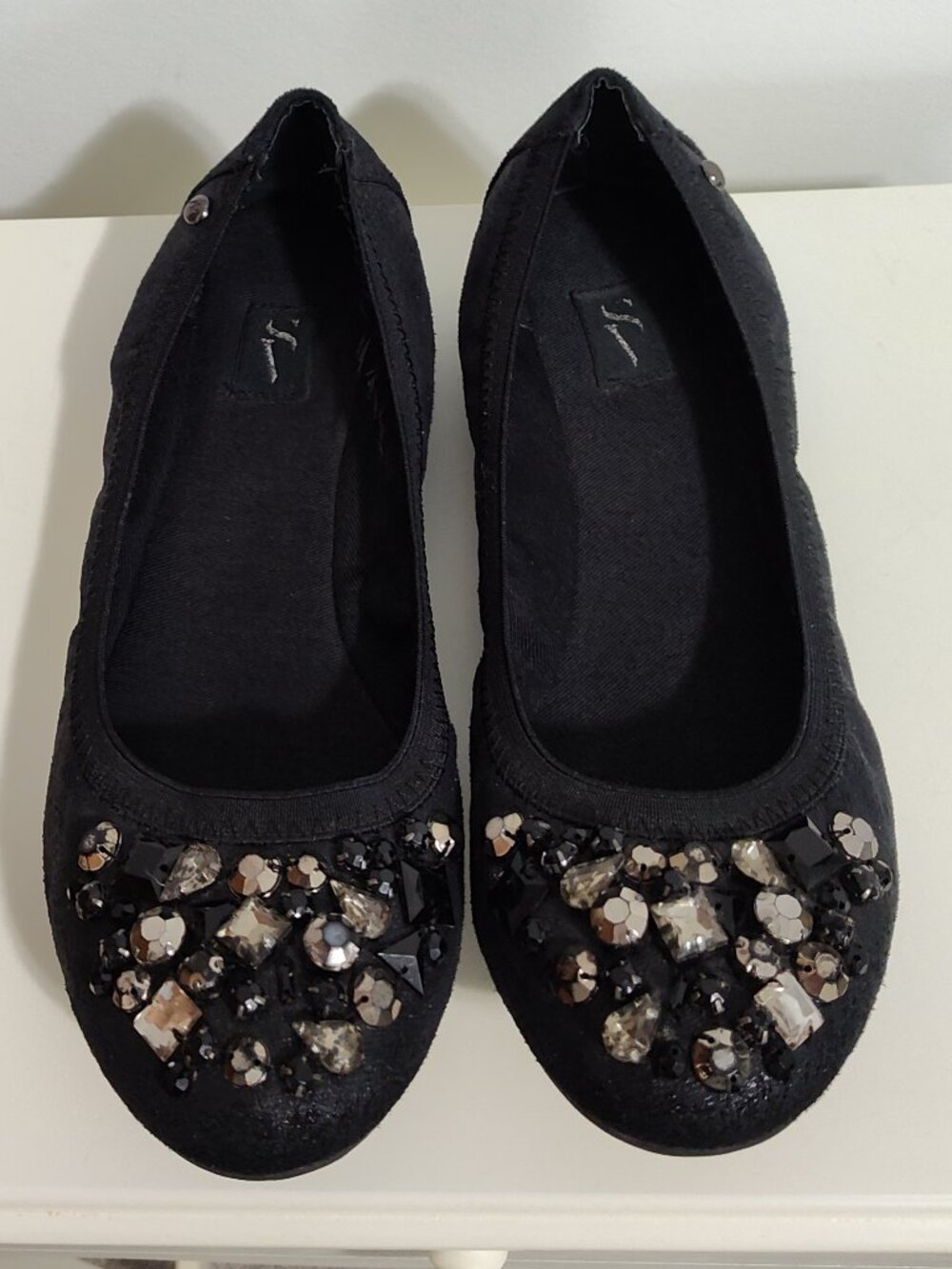 Simply Vera Vera Wang black beaded ballet flats, EUC, size 7